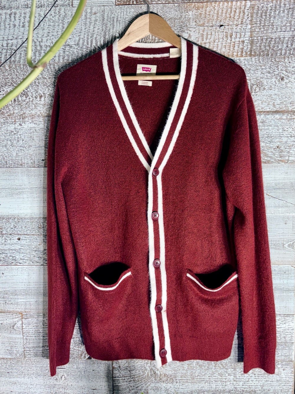 Levi's | "Karl" Classic Preppy V-Neck Soft Cardigan - Men's M, Burgundy/White